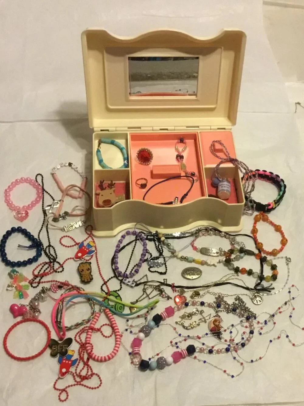 Vintage 1989 Playskool little girl's plastic jewelry box full of lots of jewelry